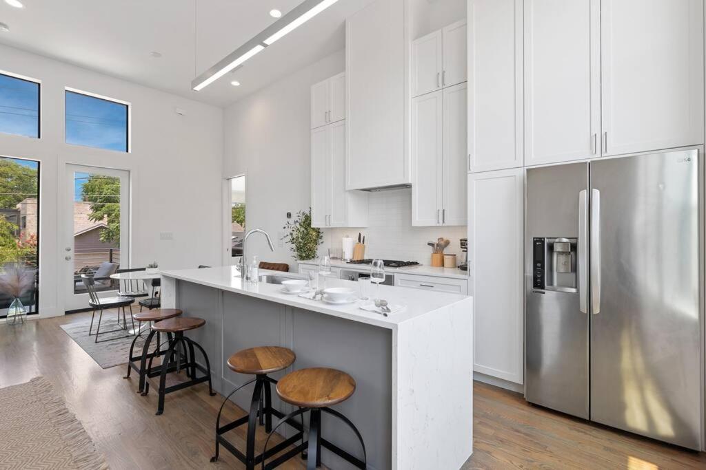 Beautiful Perfectly Located Luxury 2 Bed Townhome دالاس المظهر الخارجي الصورة